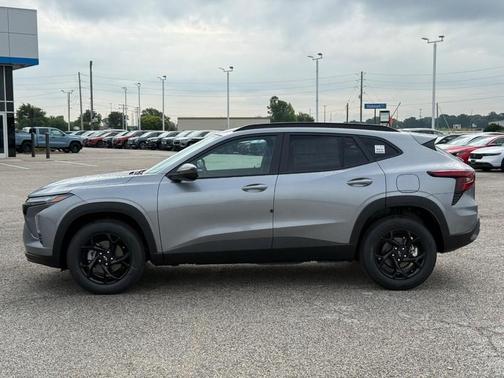 Sterling Gray Metallic 2026 Chevrolet Trax LT