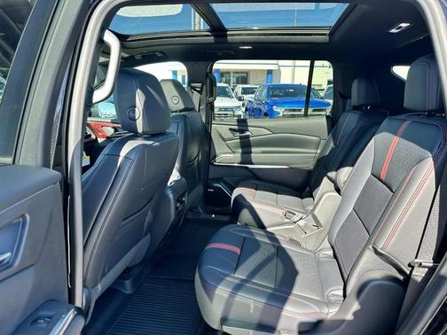 Mosaic Black Metallic 2026 Chevrolet Traverse RS