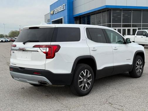Summit White 2023 GMC Acadia SLE