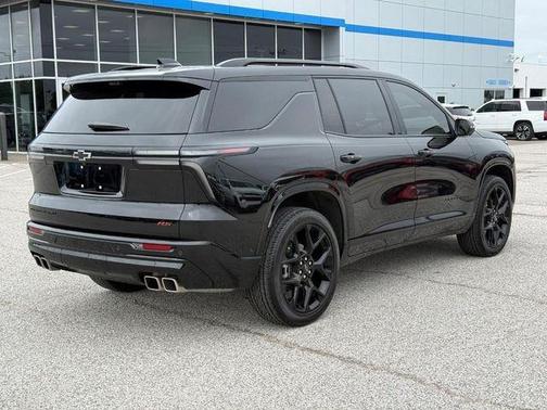 Mosaic Black Metallic 2026 Chevrolet Traverse RS