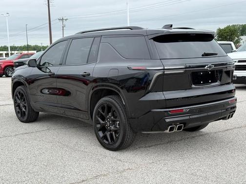 Mosaic Black Metallic 2026 Chevrolet Traverse RS