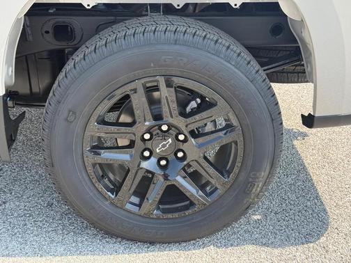 White Sand 2026 Chevrolet Silverado 1500 Custom
