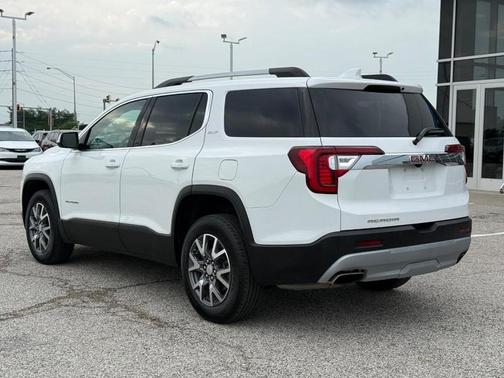 Summit White 2023 GMC Acadia SLT