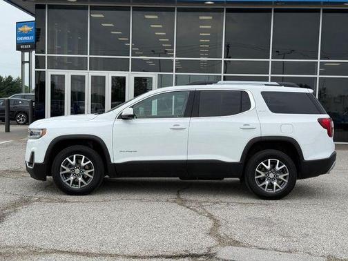 Summit White 2023 GMC Acadia SLT