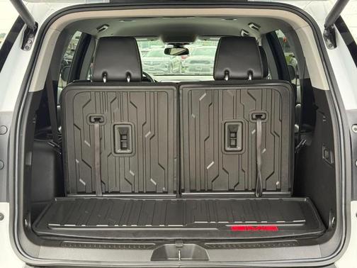 Summit White 2023 GMC Acadia SLT