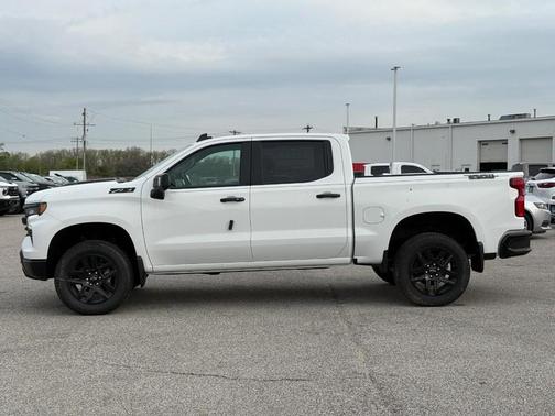 Summit White / White 2026 Chevrolet Silverado 1500 LT Trail Boss