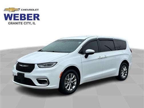 2023 Chrysler Pacifica Touring-L