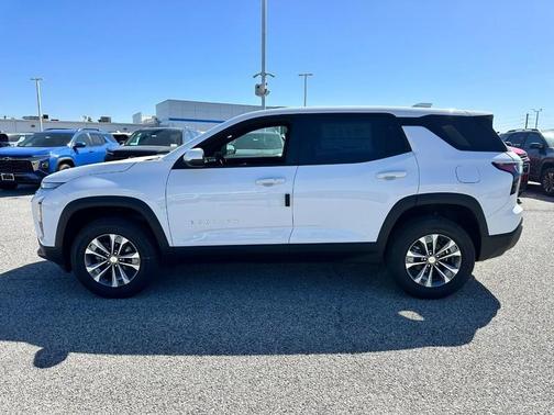 Summit White / White 2026 Chevrolet Equinox LT