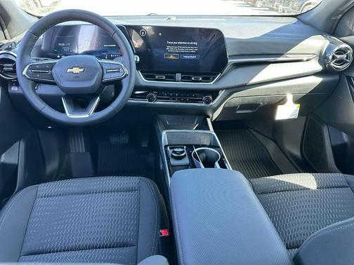 Summit White / White 2026 Chevrolet Equinox LT