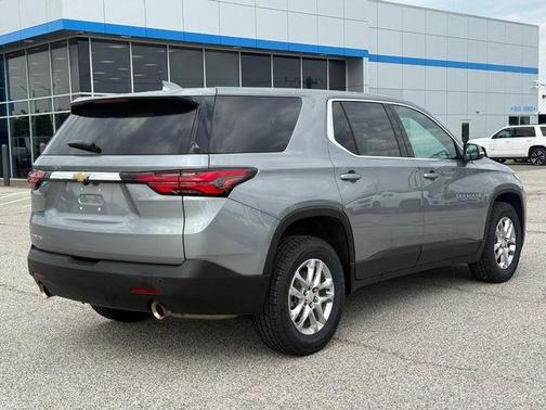 Sterling Gray Metallic 2023 Chevrolet Traverse LS