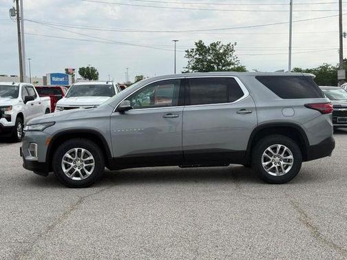 Sterling Gray Metallic 2023 Chevrolet Traverse LS