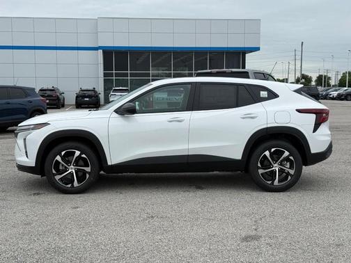 Summit White / White 2026 Chevrolet Trax 1RS