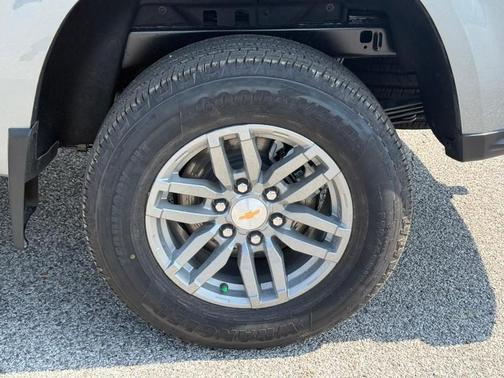 Sterling Gray Metallic 2026 Chevrolet Colorado LT
