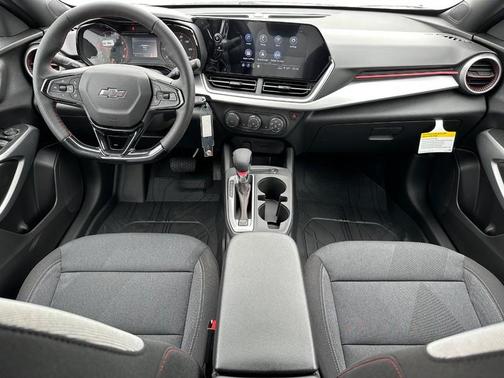 Mosaic Black Metallic 2026 Chevrolet Trax 1RS