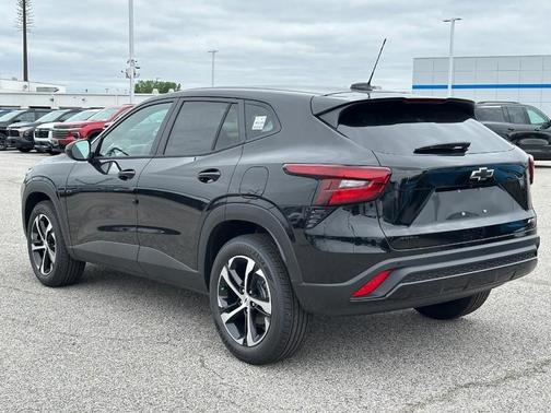 Mosaic Black Metallic 2026 Chevrolet Trax 1RS
