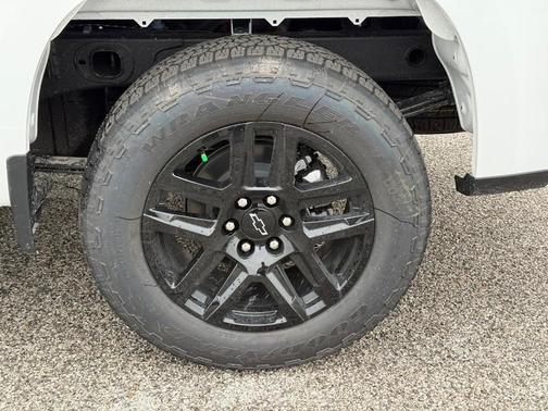 Summit White / White 2026 Chevrolet Silverado 1500 RST