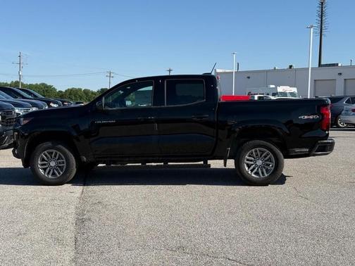 Black 2026 Chevrolet Colorado LT
