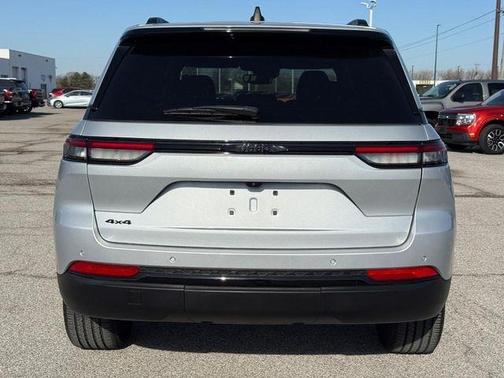 2024 Jeep Grand Cherokee Laredo