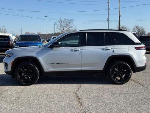 2024 Jeep Grand Cherokee Laredo