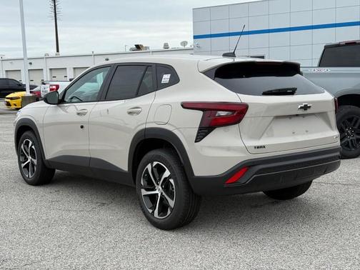 White Sand 2026 Chevrolet Trax 1RS