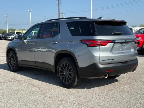 Sterling Gray Metallic 2023 Chevrolet Traverse RS