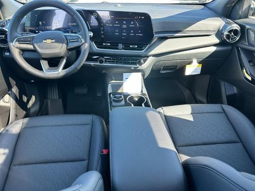 Mosaic Black Metallic 2026 Chevrolet Equinox LT