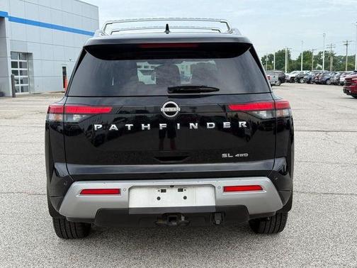 Black 2022 Nissan Pathfinder SL