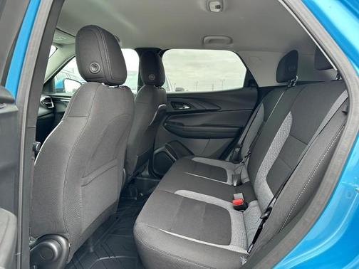 Blue Metallic 2026 Chevrolet Trailblazer LT