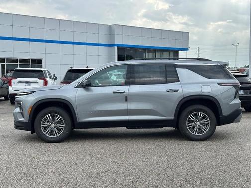 Sterling Gray Metallic 2027 Chevrolet Traverse LT Cloth