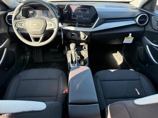 Mosaic Black Metallic 2026 Chevrolet Trax LS