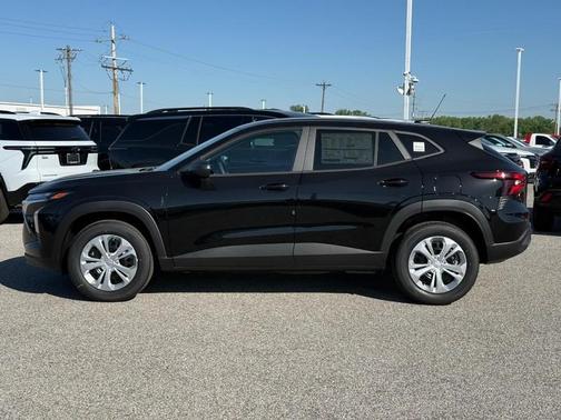 Mosaic Black Metallic 2026 Chevrolet Trax LS