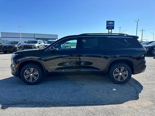 Mosaic Black Metallic 2026 Chevrolet Traverse LT