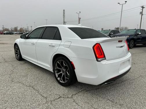 2018 Chrysler 300 S