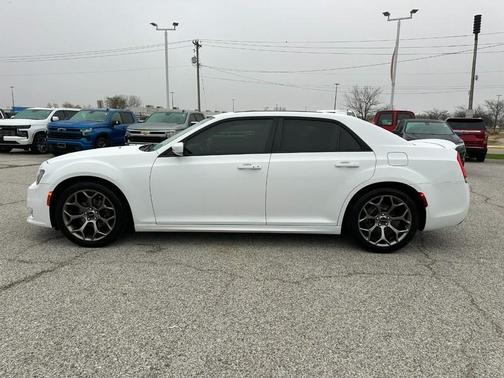 2018 Chrysler 300 S