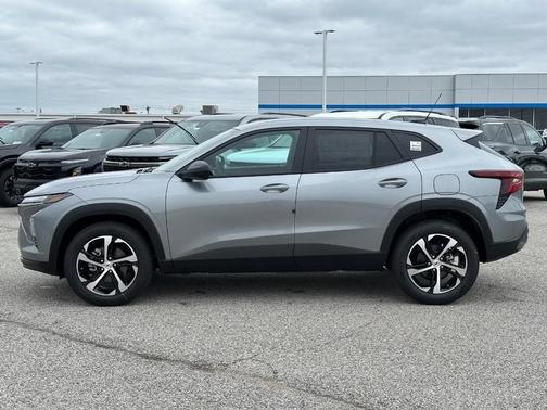 Sterling Gray Metallic 2026 Chevrolet Trax 1RS