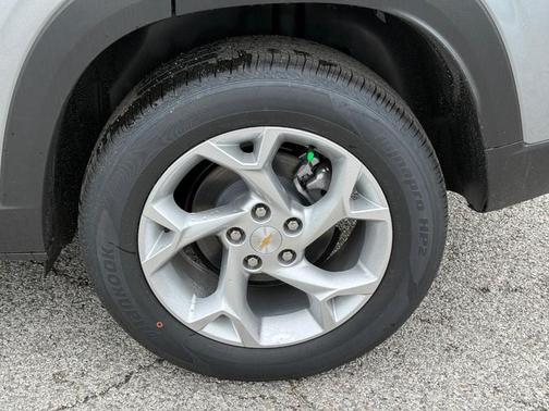 Sterling Gray Metallic 2026 Chevrolet Trax LS