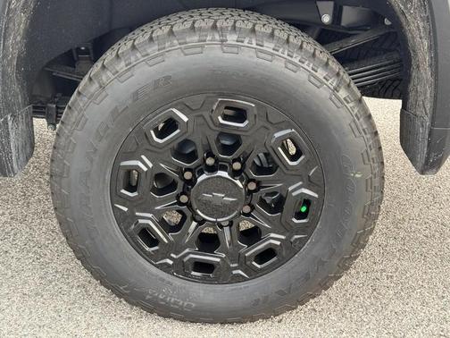 Summit White / White 2026 Chevrolet Silverado 3500 LTZ