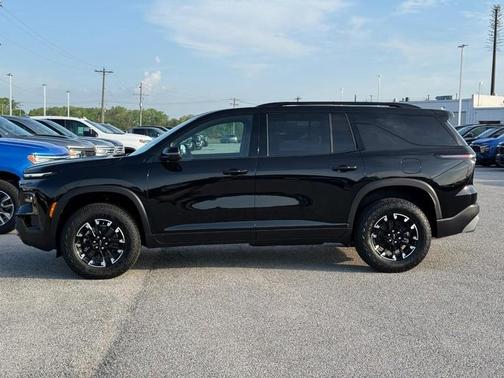 Mosaic Black Metallic 2026 Chevrolet Traverse Z71