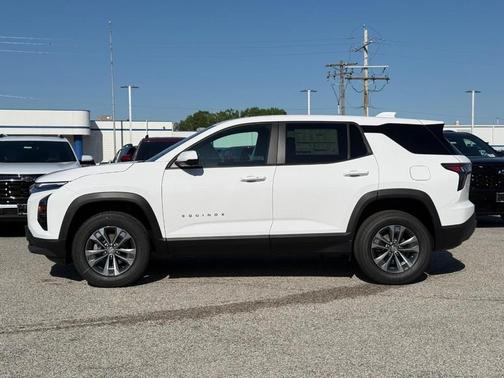 Summit White / White 2026 Chevrolet Equinox LT