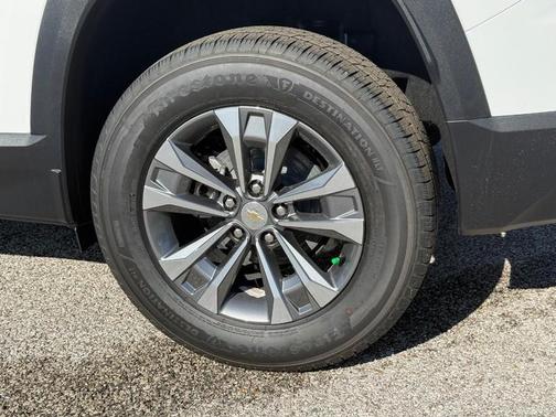 Summit White / White 2026 Chevrolet Equinox LT