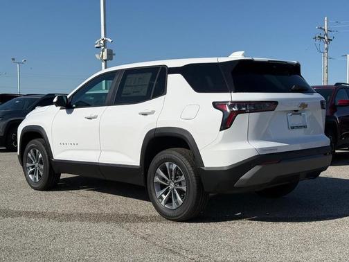 Summit White / White 2026 Chevrolet Equinox LT