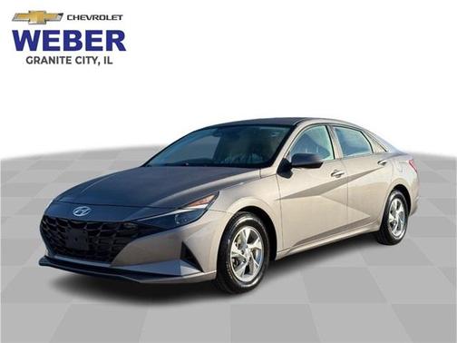 2022 Hyundai ELANTRA SE