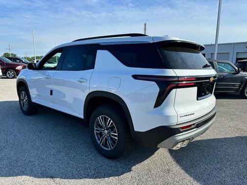 Summit White / White 2026 Chevrolet Traverse LT
