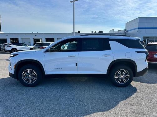 Summit White / White 2026 Chevrolet Traverse LT