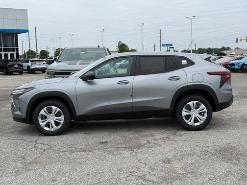 Sterling Gray Metallic 2026 Chevrolet Trax LS