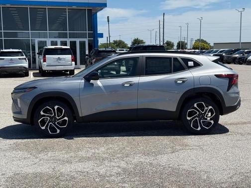 Sterling Gray Metallic 2026 Chevrolet Trax 2RS