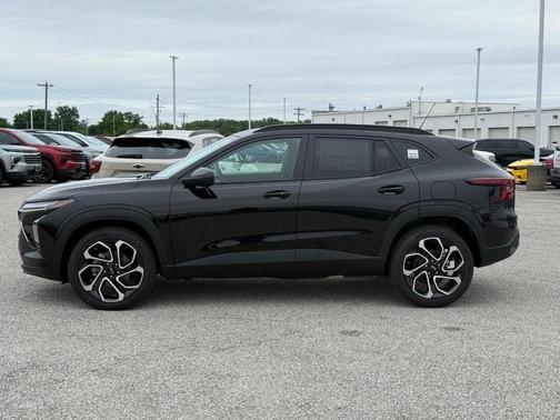 Mosaic Black Metallic 2026 Chevrolet Trax 2RS