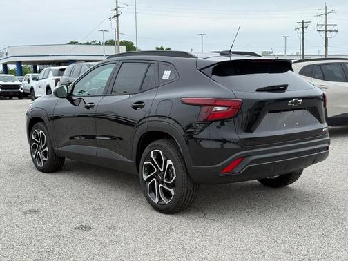 Mosaic Black Metallic 2026 Chevrolet Trax 2RS