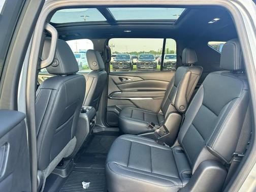 Sterling Gray Metallic 2026 Chevrolet Traverse LT
