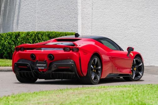 2023 Ferrari SF90 Stradale Base